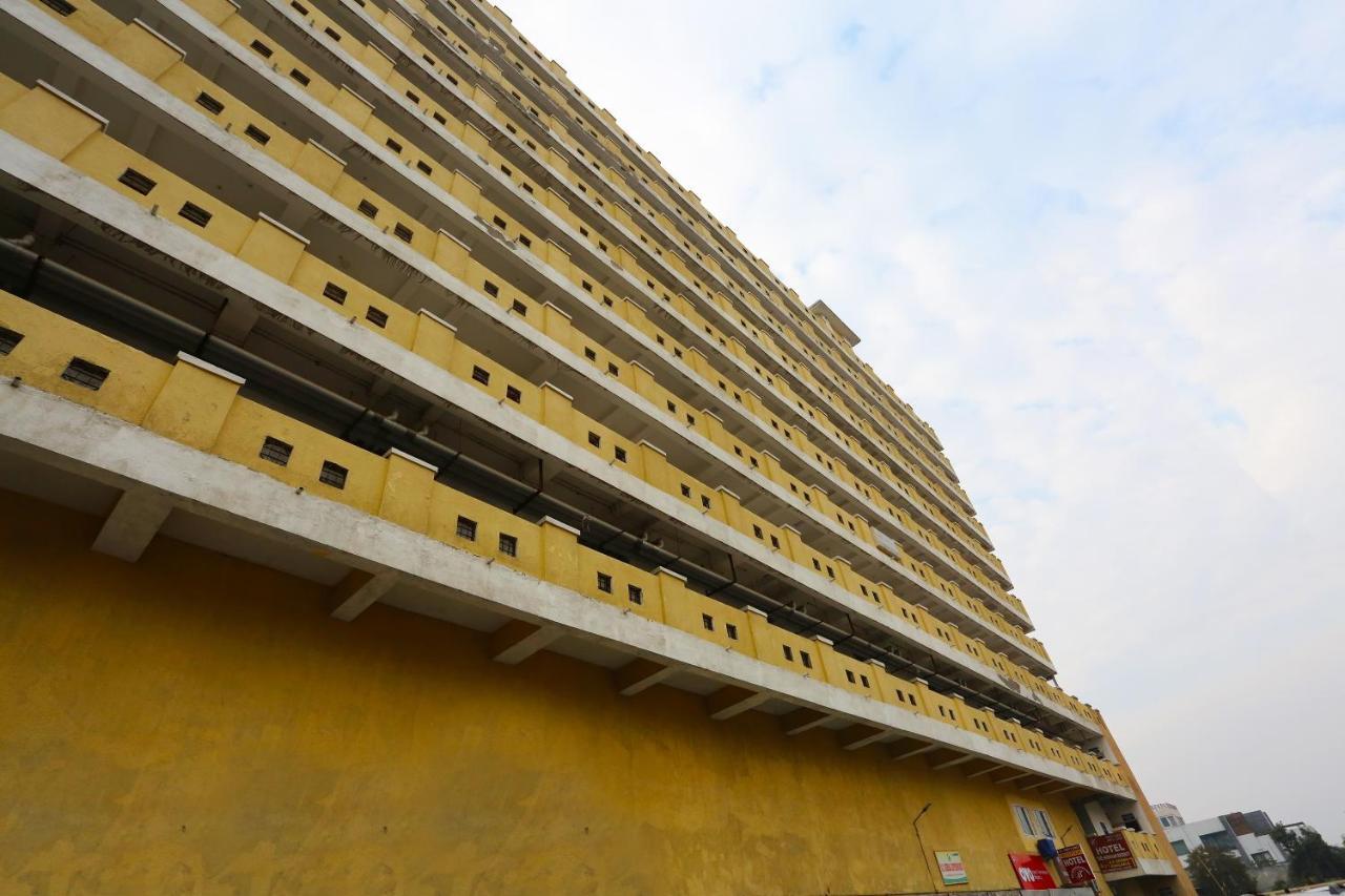 Oyo 23668 Hotel The Hridhaan Regency Rāi Dış mekan fotoğraf
